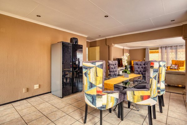 What are the best practices for UK businesses in crisis management?